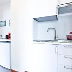 Guesthost - Lo - Piazza Della Concordia & Sea View Apartment Salerno